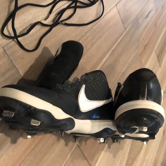 Men’s Nike baseball cleats - Picture 4 of 7